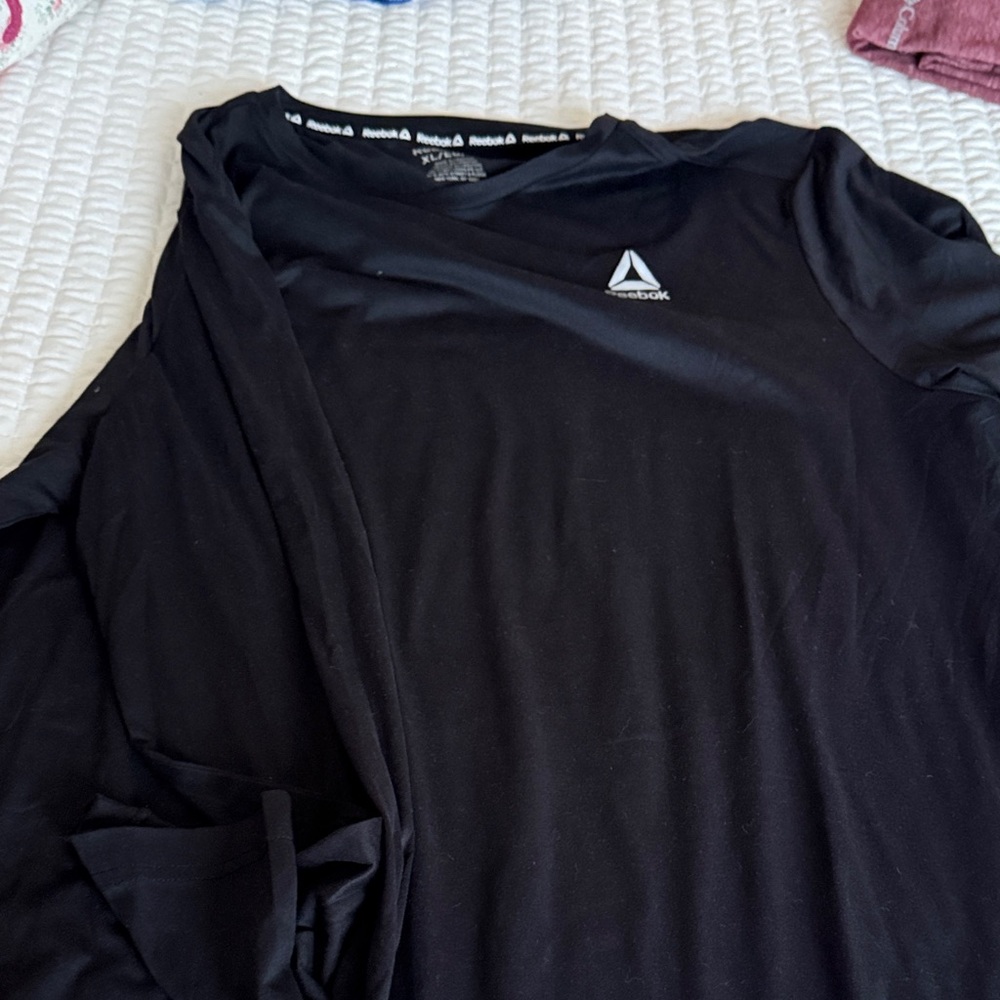 Reebok Men's Long Sleeve performance Black Tee